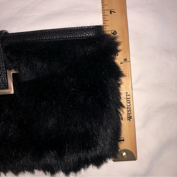 Ann Taylor Clutch Bag Faux Fur Vegan Leather Black Gold Wristlet Evening Bag - Picture 7 of 7